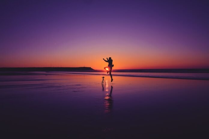 Persona encontrando sentido en el sufrimiento y creciendo a través de la adversidad
